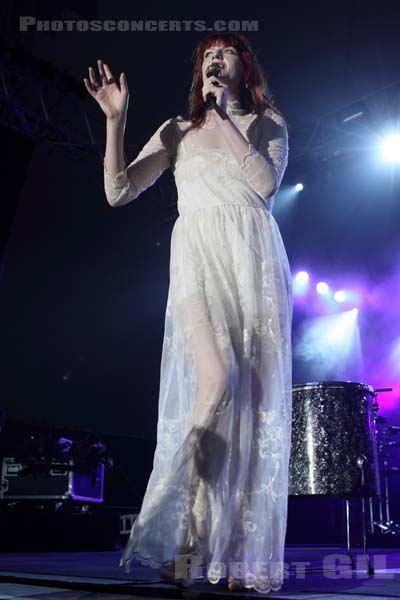 FLORENCE AND THE MACHINE - 2010-06-27 - PARIS - Hippodrome de Longchamp - 